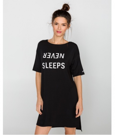 ВО СНЕ И НАЯВУ: новинки пижам и одежды для дома от DKNY