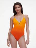 Для пляжа цельный купальник