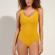 Для пляжа цельный купальник