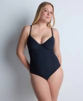 Для пляжа цельный купальник